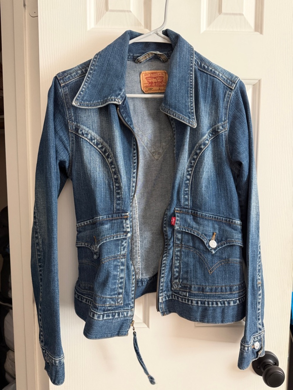 Levi's Vintage-Inspired Medium Blue Denim Jacket - Women's